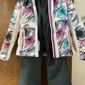 Women’s ski jacket and pants